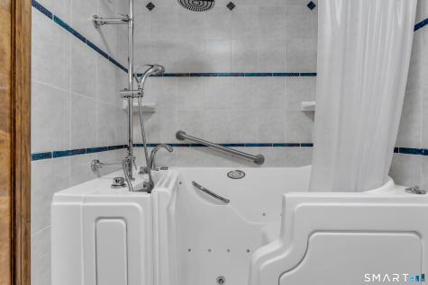 156 Bender Road Hamden CT 06518