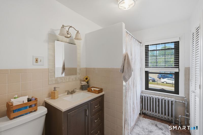 443 Highland Avenue Waterbury CT 06708