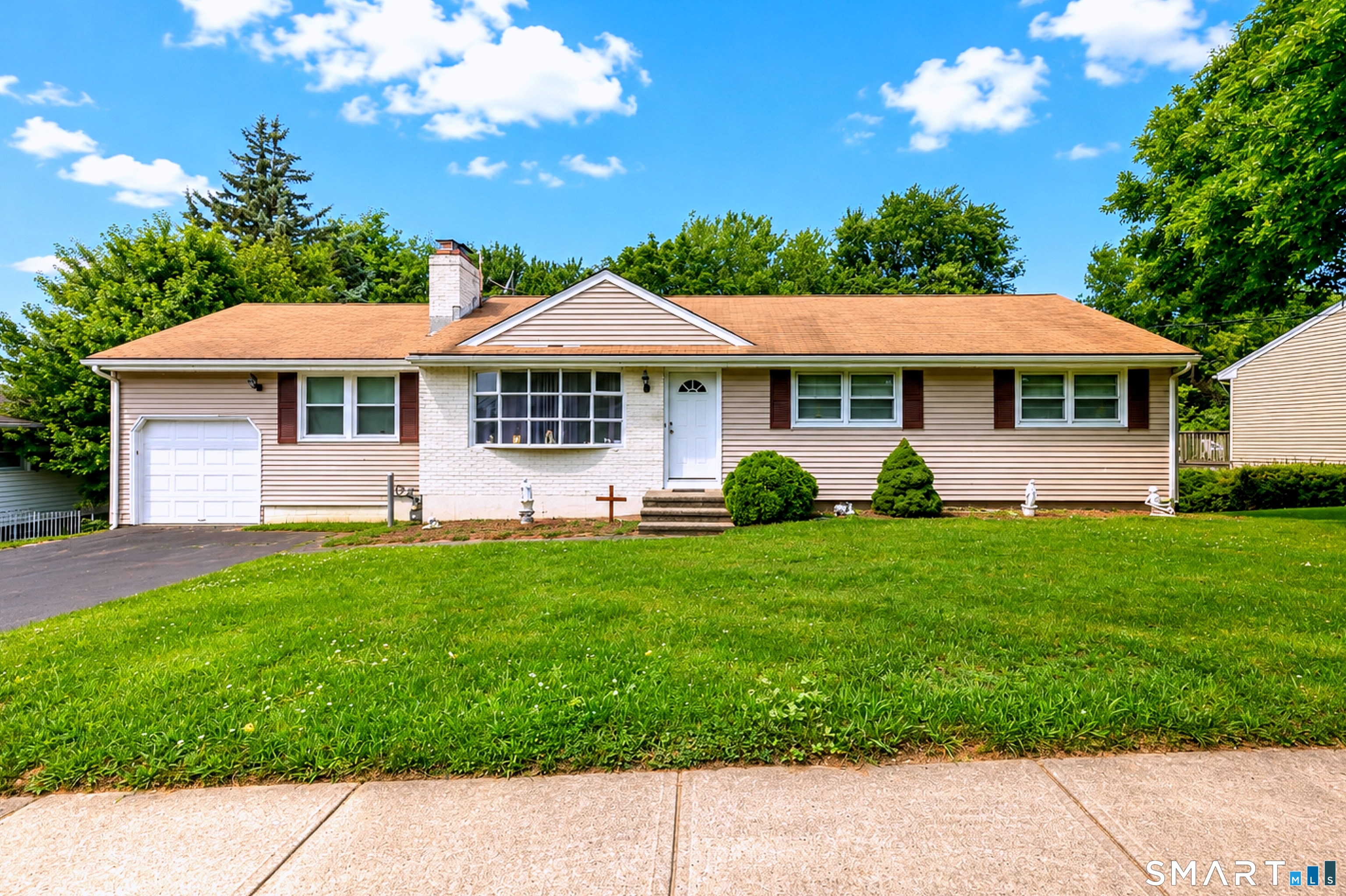 195 Emerald Place Stratford CT 06614
