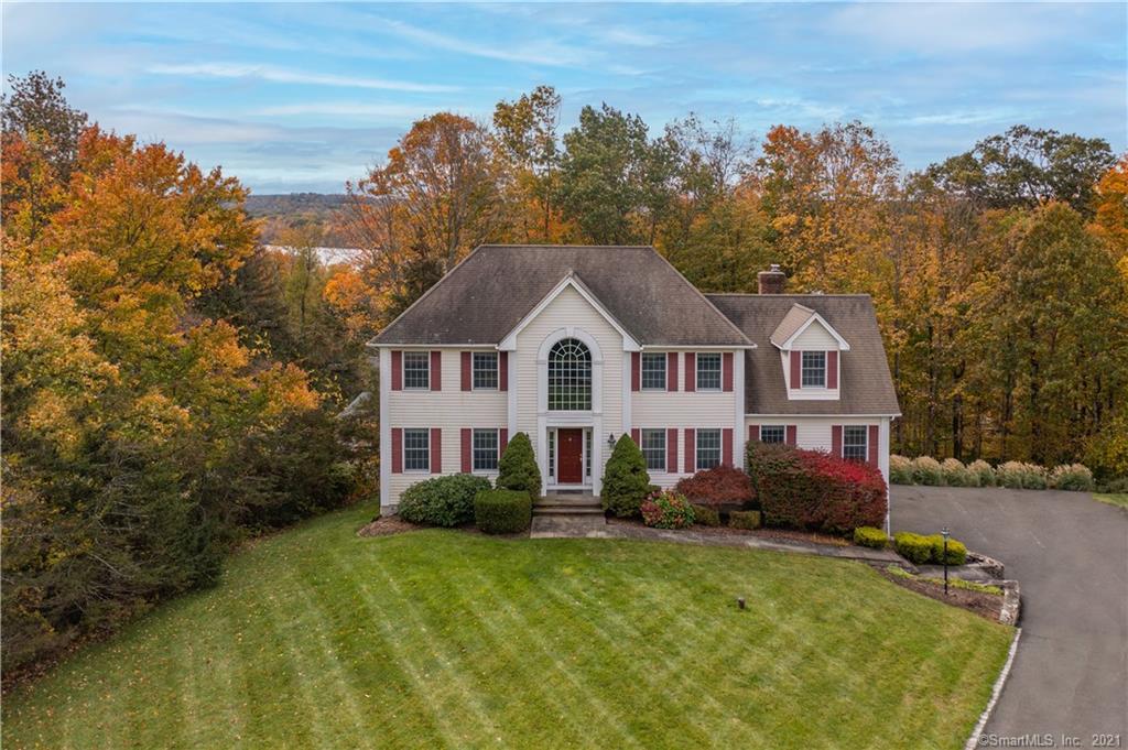 6 Woodridge Lane New Fairfield CT 06812
