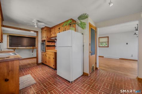 20 Sander Street New London CT 06320