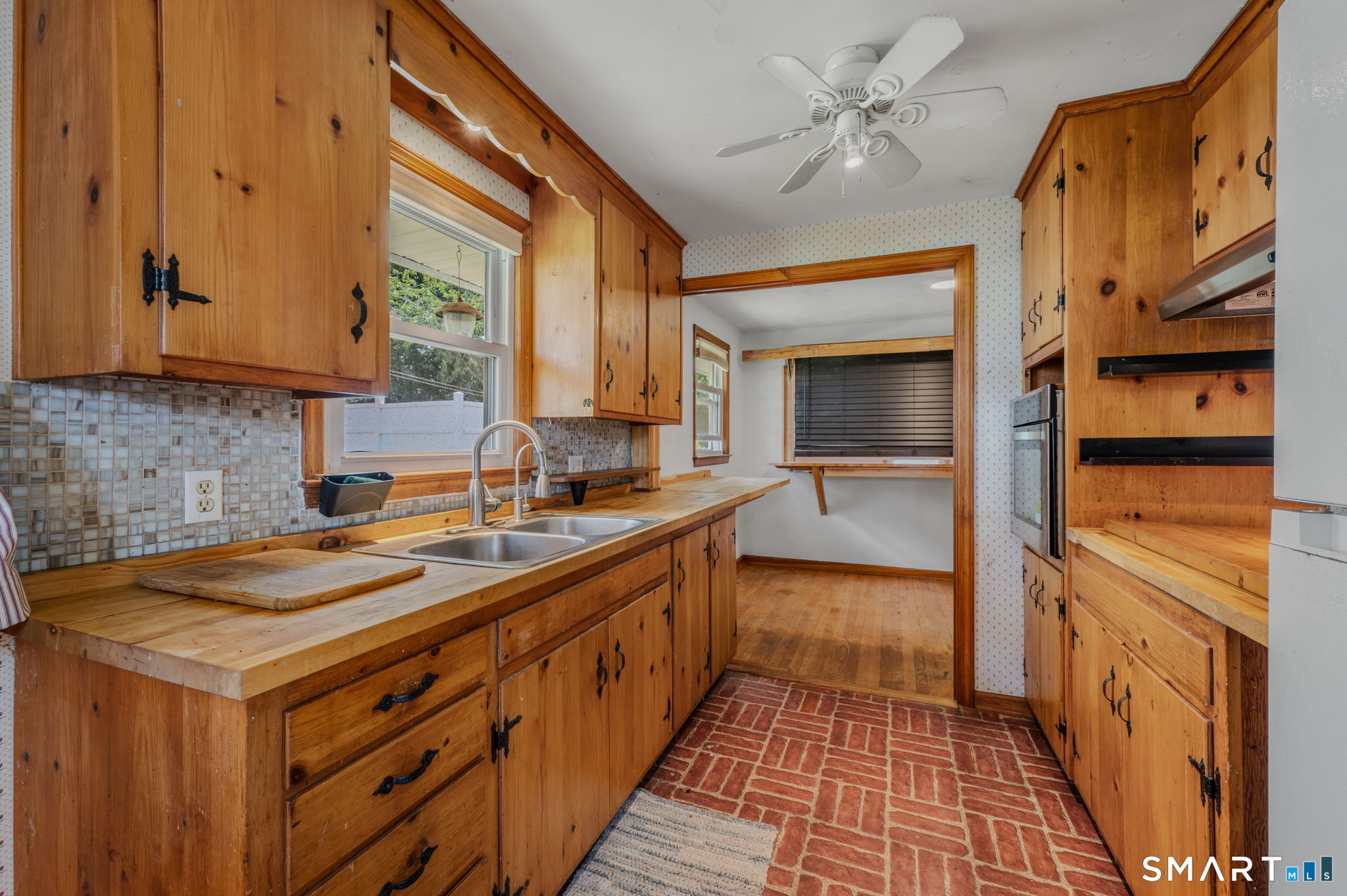20 Sander Street New London CT 06320