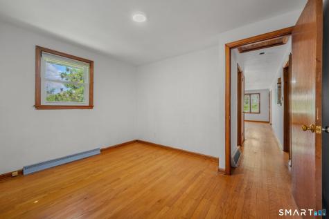 20 Sander Street New London CT 06320