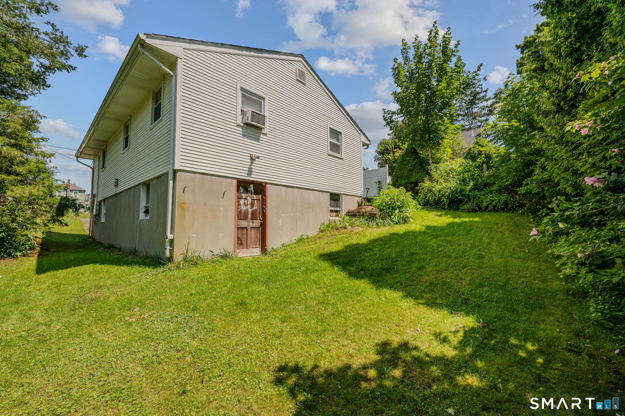20 Sander Street New London CT 06320