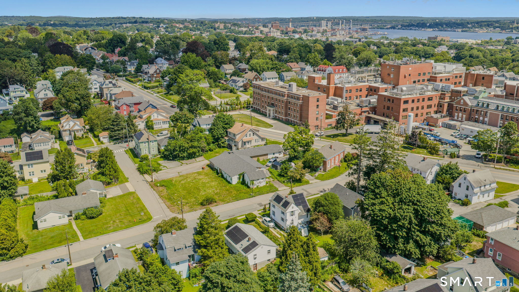 20 Sander Street New London CT 06320