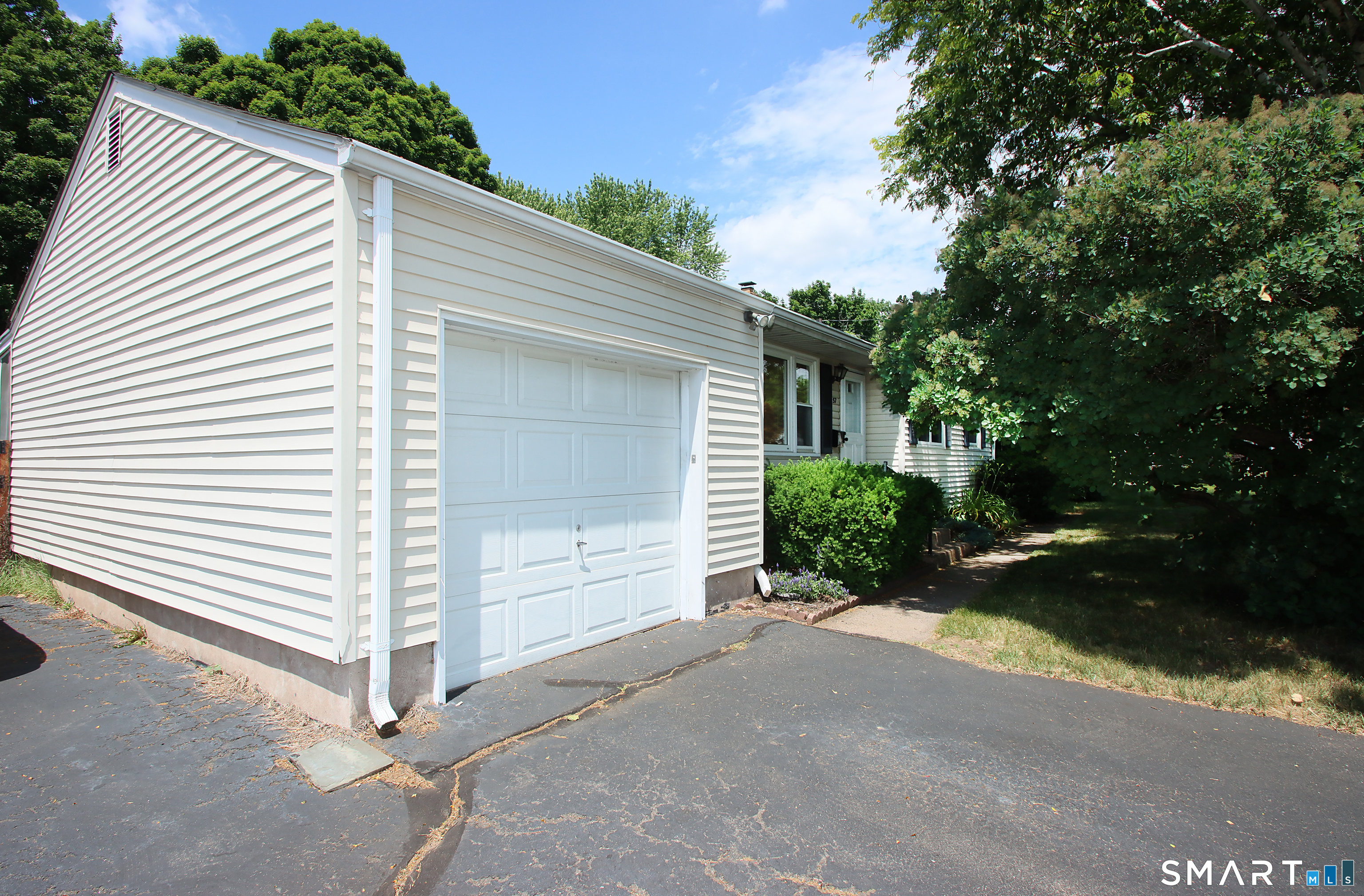 57 Grande Road East Hartford CT 06118