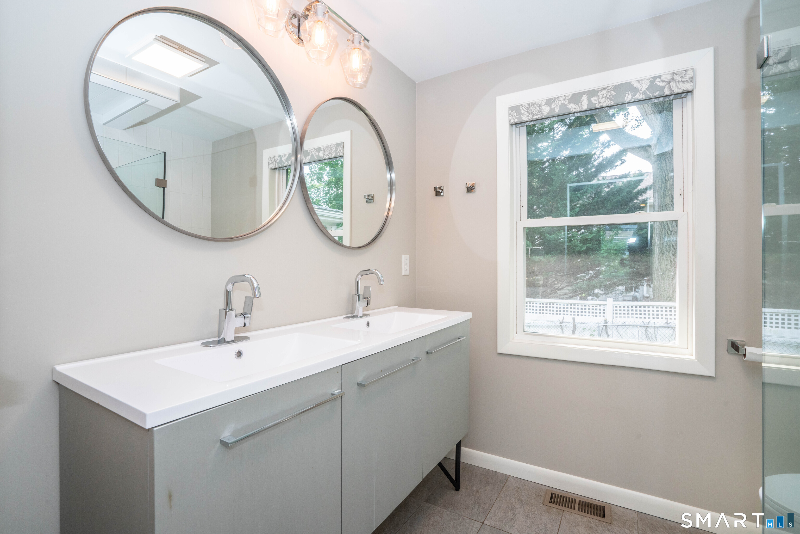 102 Knollwood Road West Hartford CT 06110