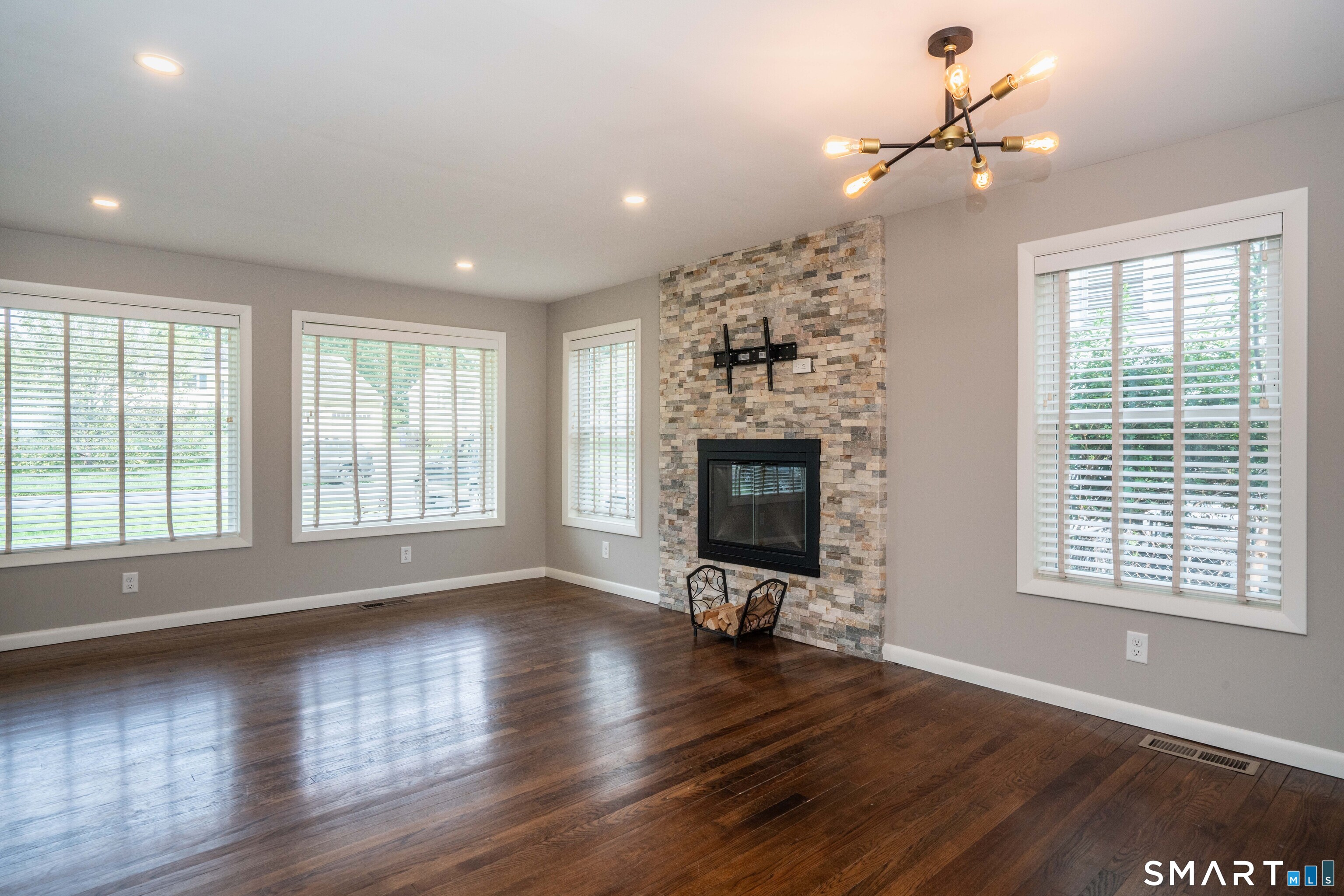 102 Knollwood Road West Hartford CT 06110
