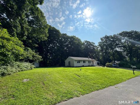 7 North Road Bethel CT 06801