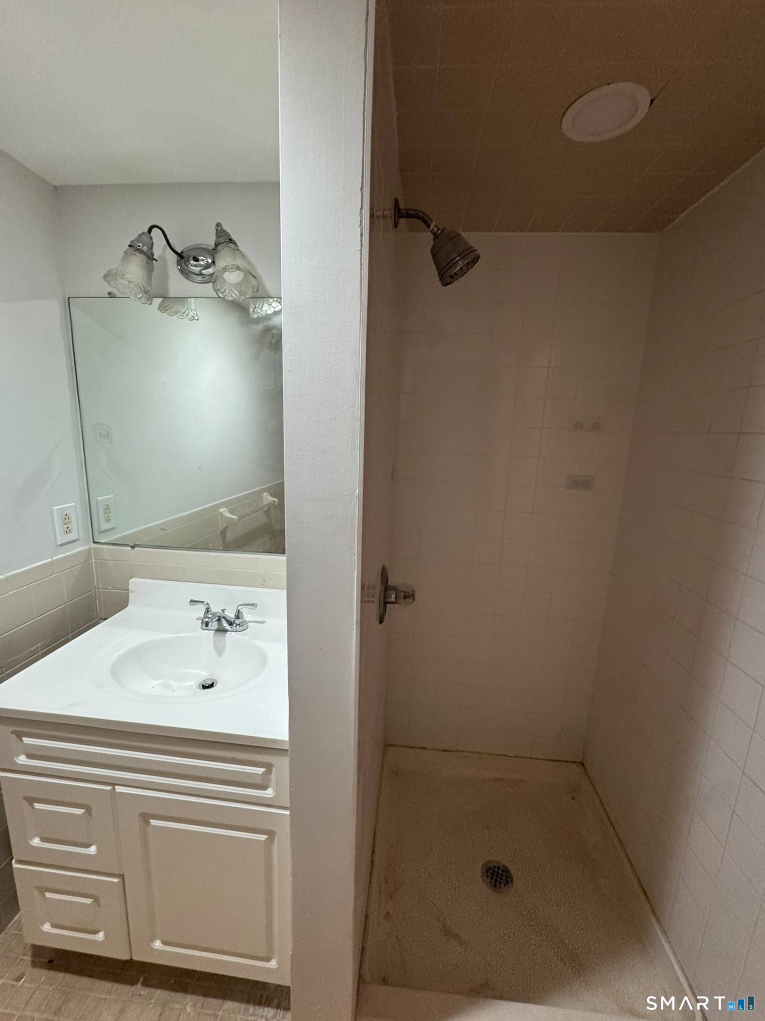 7 North Road Bethel CT 06801