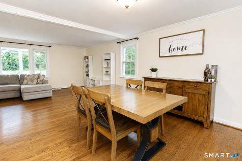 8 Lawton Drive Simsbury CT 06070