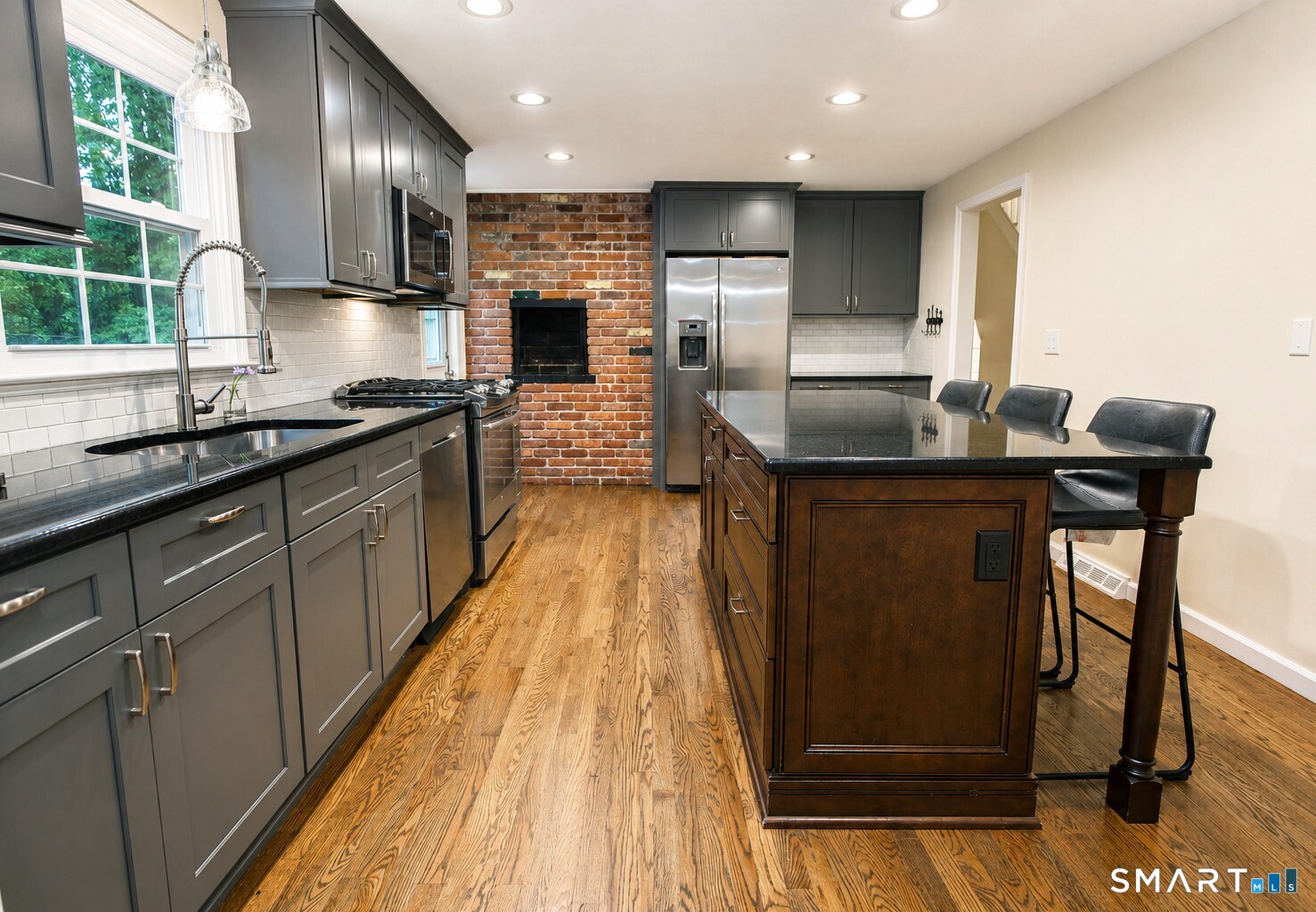8 Lawton Drive Simsbury CT 06070