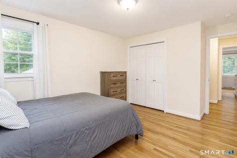 8 Lawton Drive Simsbury CT 06070