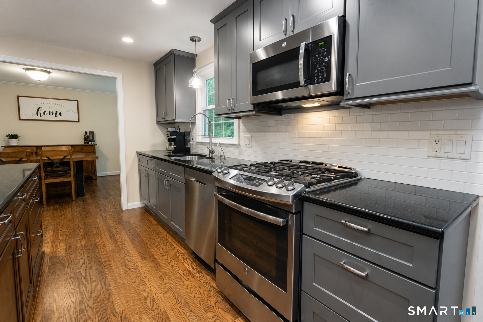 8 Lawton Drive Simsbury CT 06070