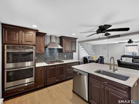 14 Oakwood Lane Clinton CT 06413