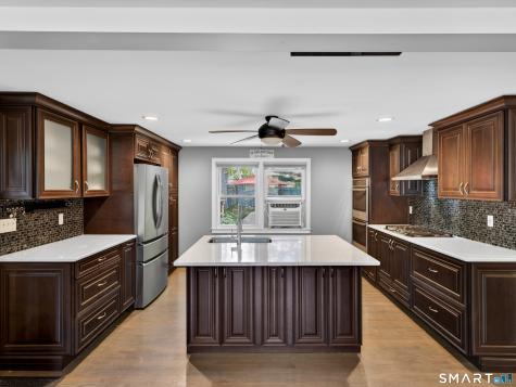 14 Oakwood Lane Clinton CT 06413