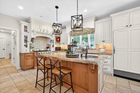 99 Carriage Lane Roxbury CT 06783