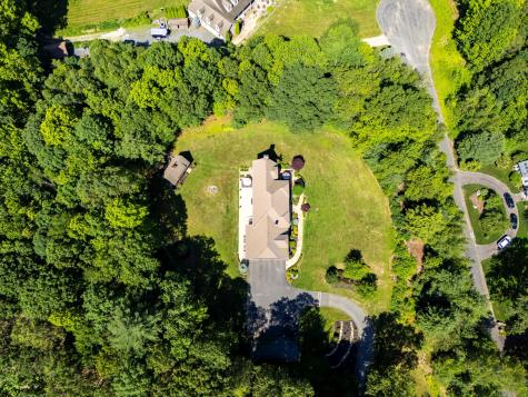 99 Carriage Lane Roxbury CT 06783