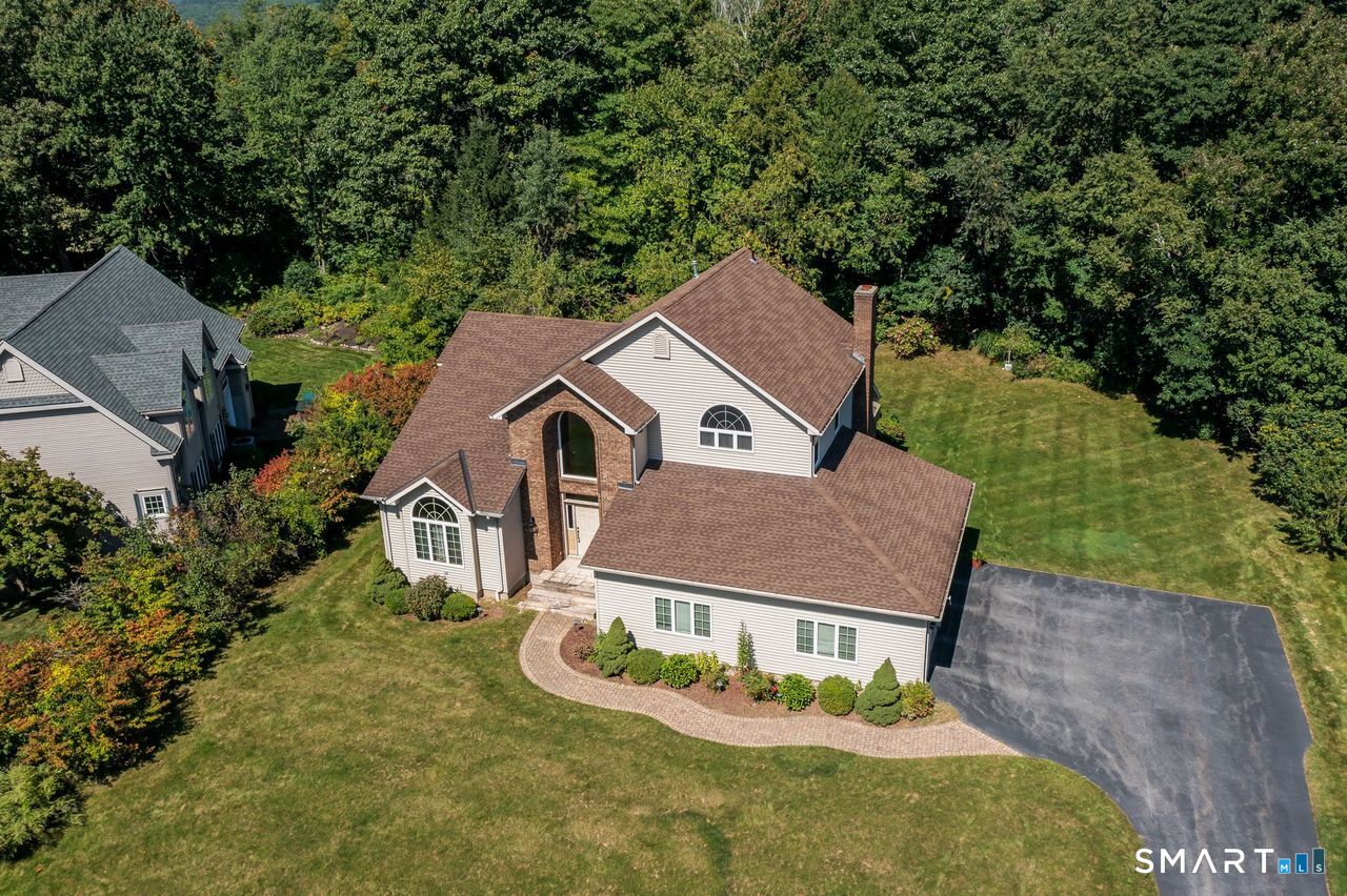 124 Suncrest Court Torrington CT 06790