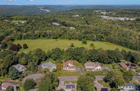 124 Suncrest Court Torrington CT 06790