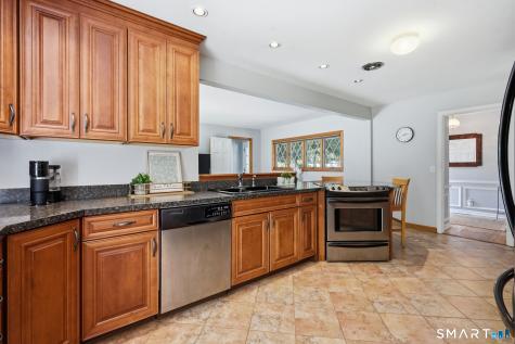 165 Winding Lane Avon CT 06001