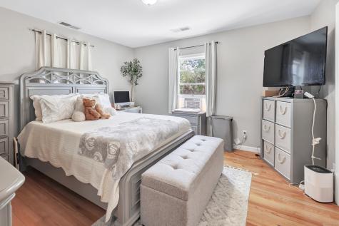 574 Thorme Street Bridgeport CT 06606