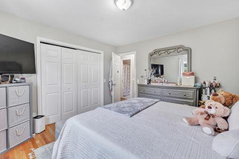 574 Thorme Street Bridgeport CT 06606