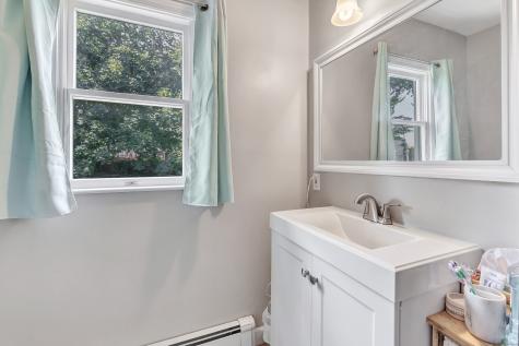 574 Thorme Street Bridgeport CT 06606