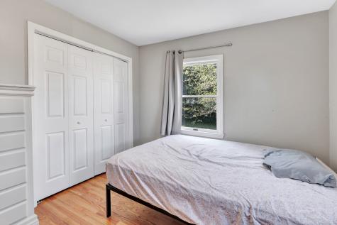 574 Thorme Street Bridgeport CT 06606