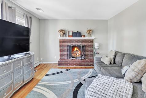 574 Thorme Street Bridgeport CT 06606