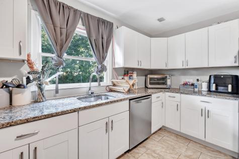 574 Thorme Street Bridgeport CT 06606