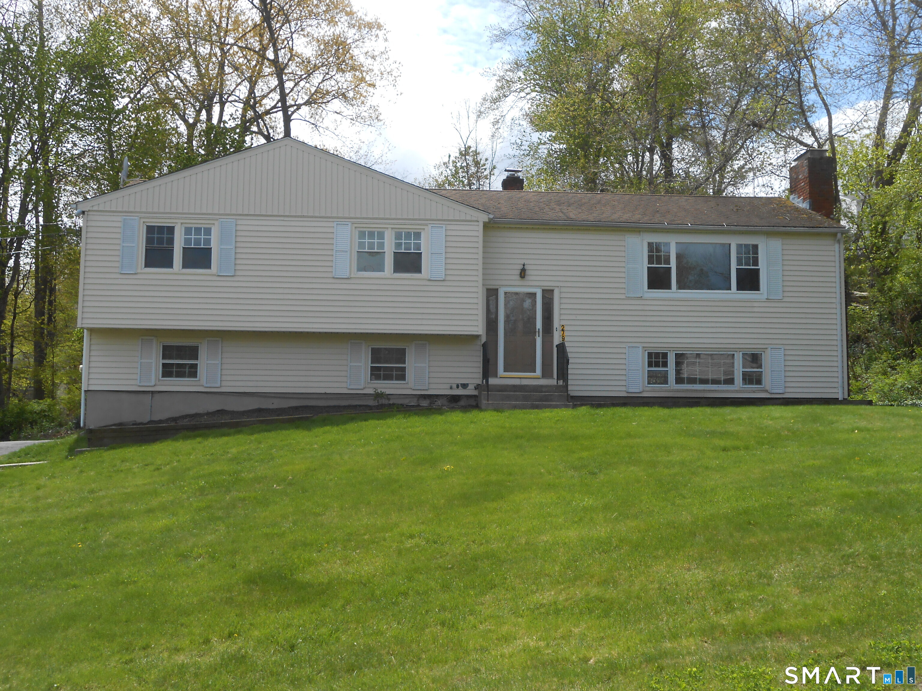 279 Wedgewood Drive Naugatuck CT 06770