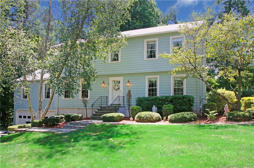 15 Overlook Drive Newtown CT 06470