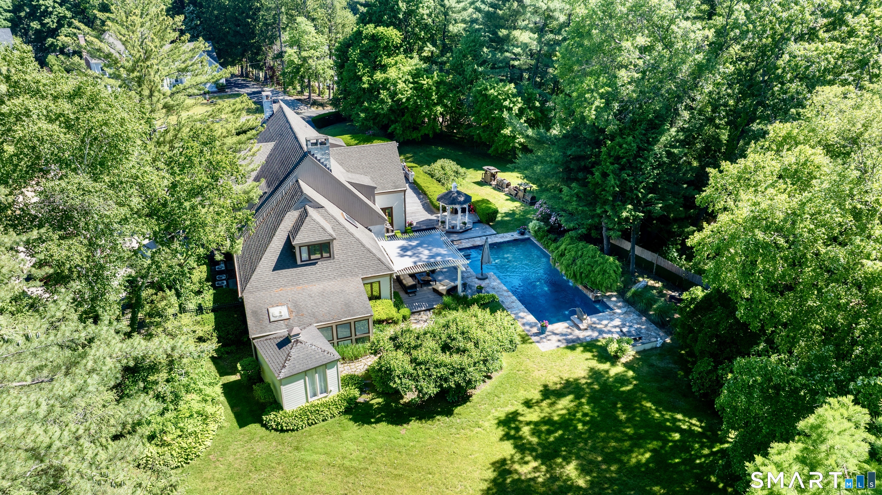 33 Mountain Farms Road West Hartford CT 06117
