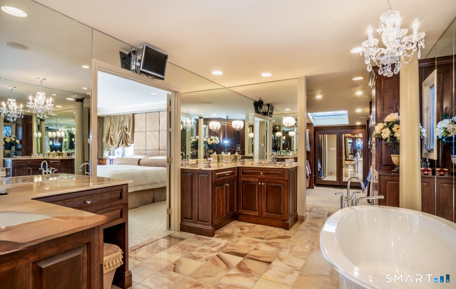 33 Mountain Farms Road West Hartford CT 06117