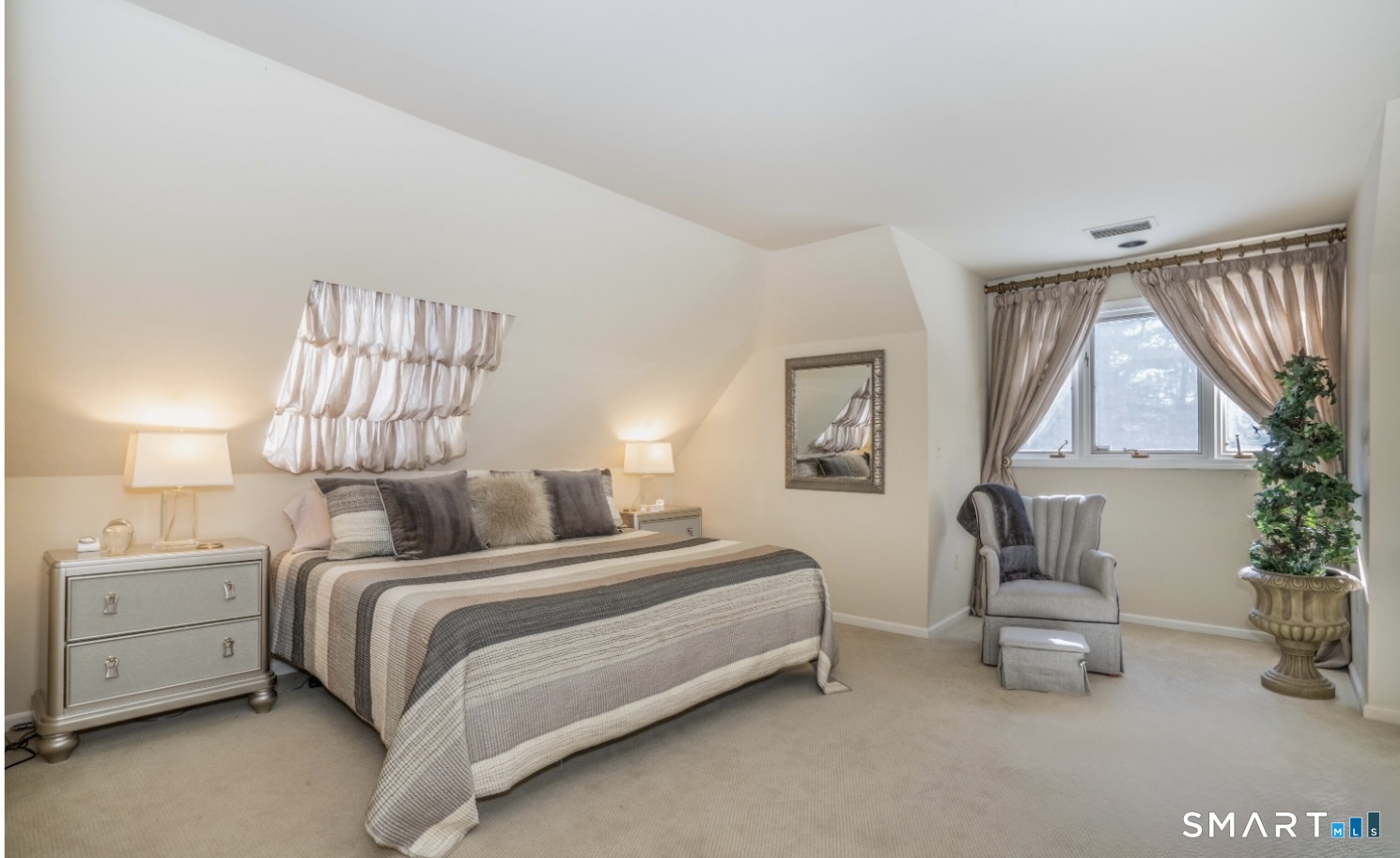 33 Mountain Farms Road West Hartford CT 06117