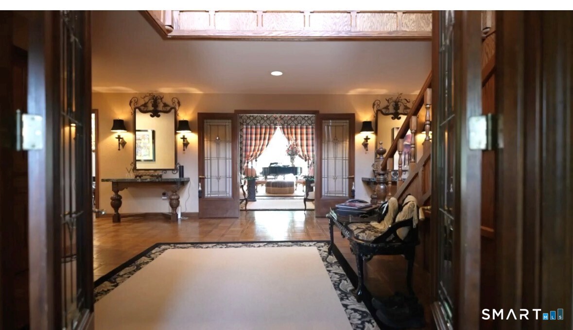 33 Mountain Farms Road West Hartford CT 06117