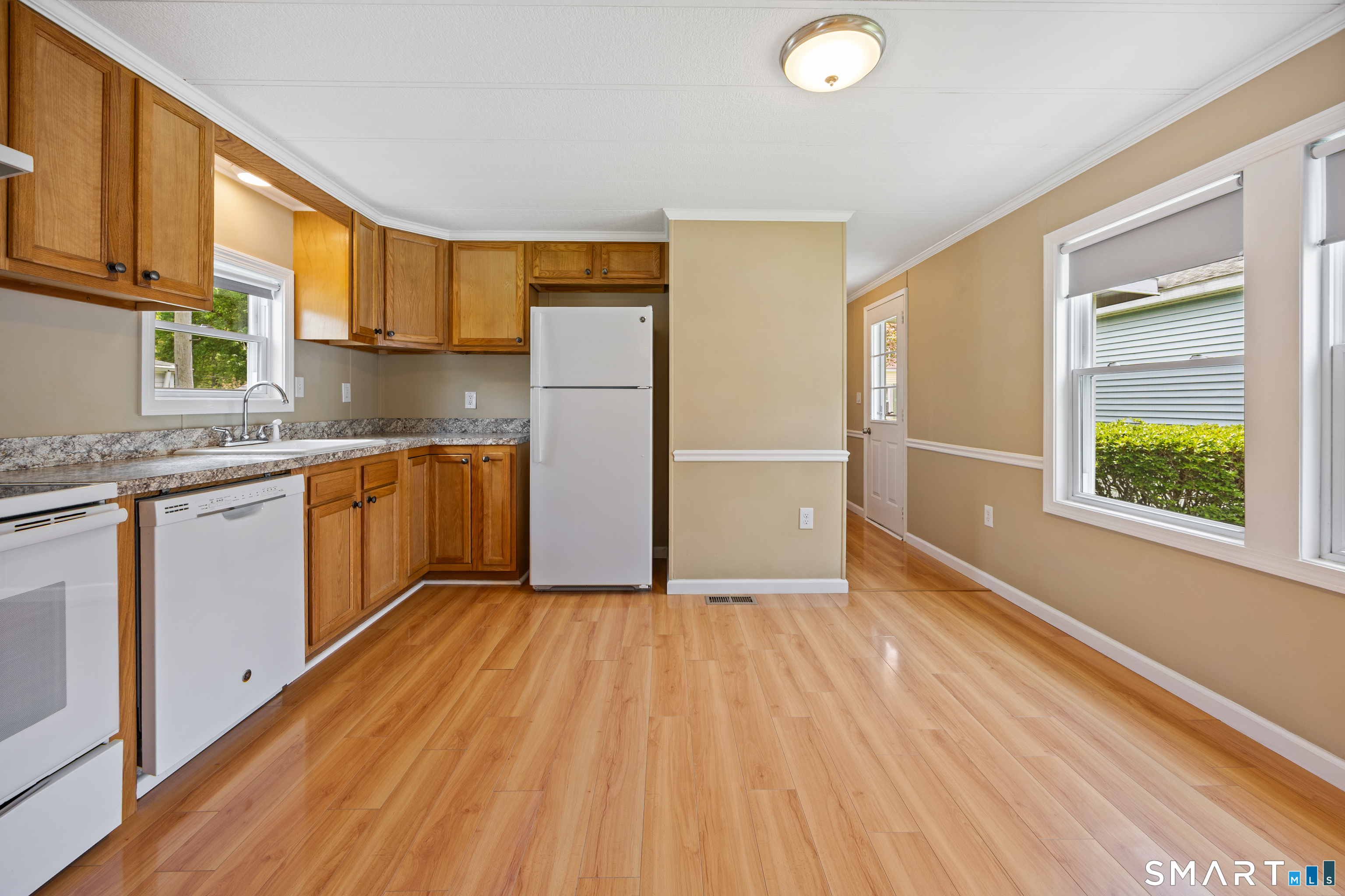 6 Park Avenue Plainville CT 06062