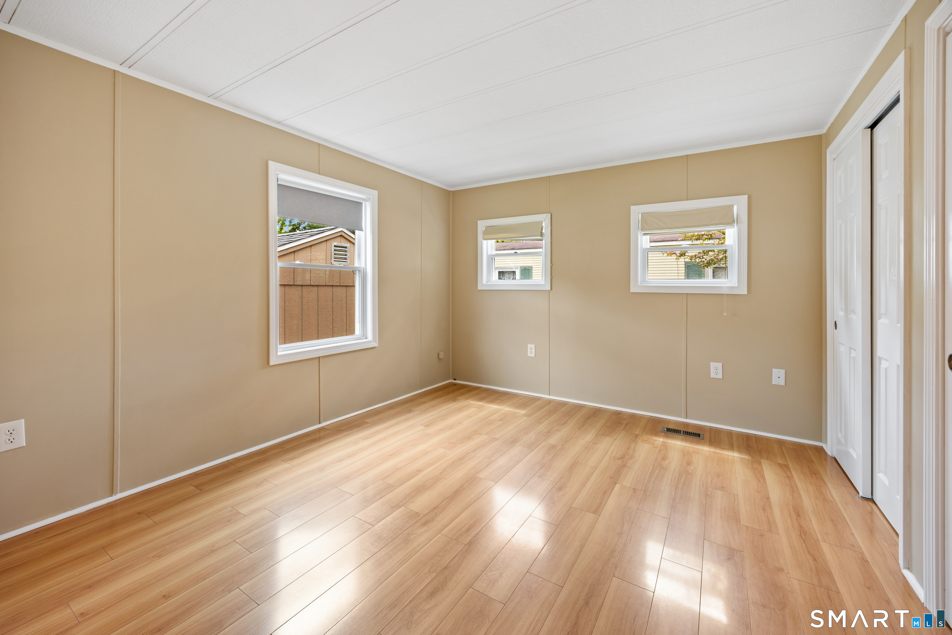 6 Park Avenue Plainville CT 06062