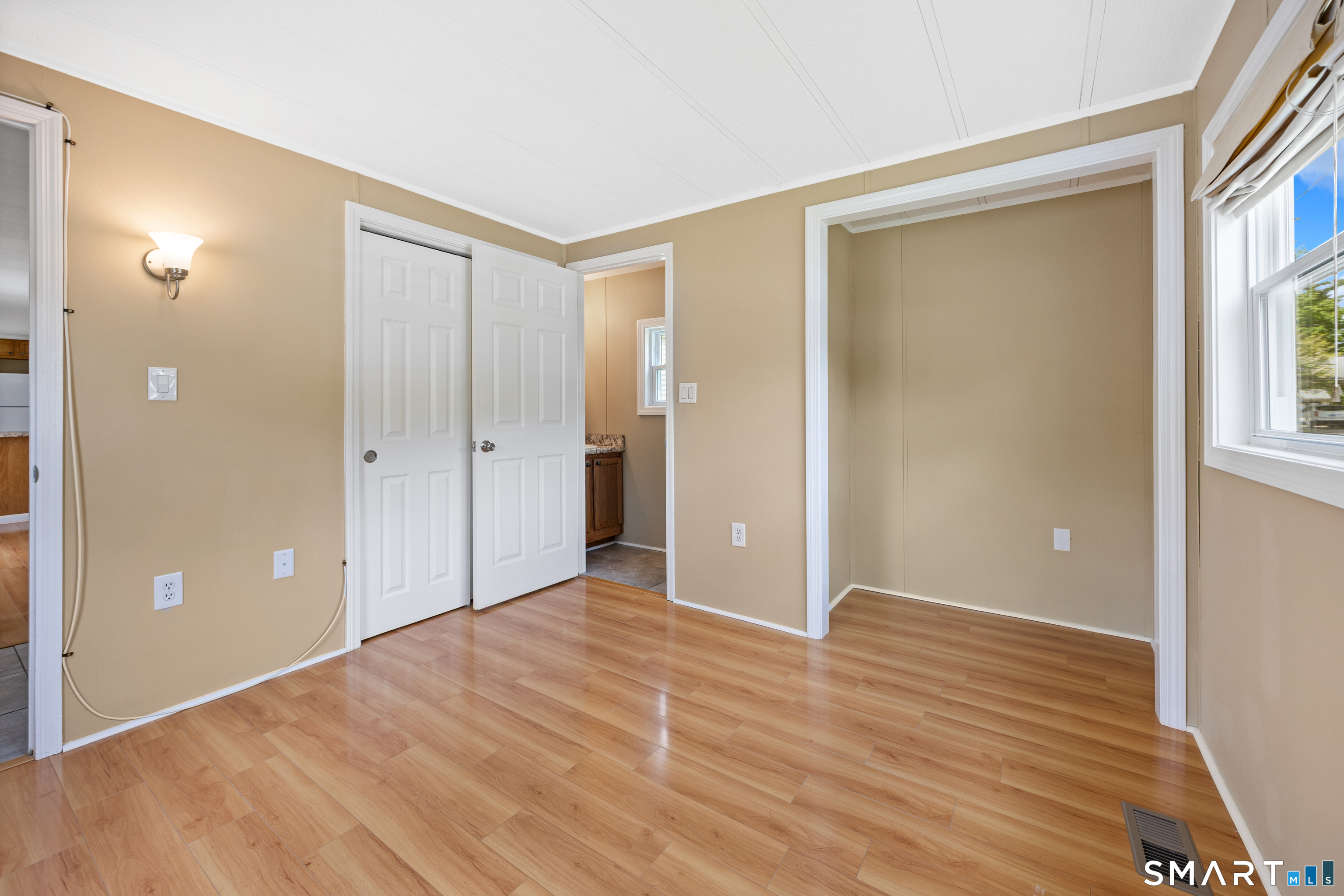 6 Park Avenue Plainville CT 06062
