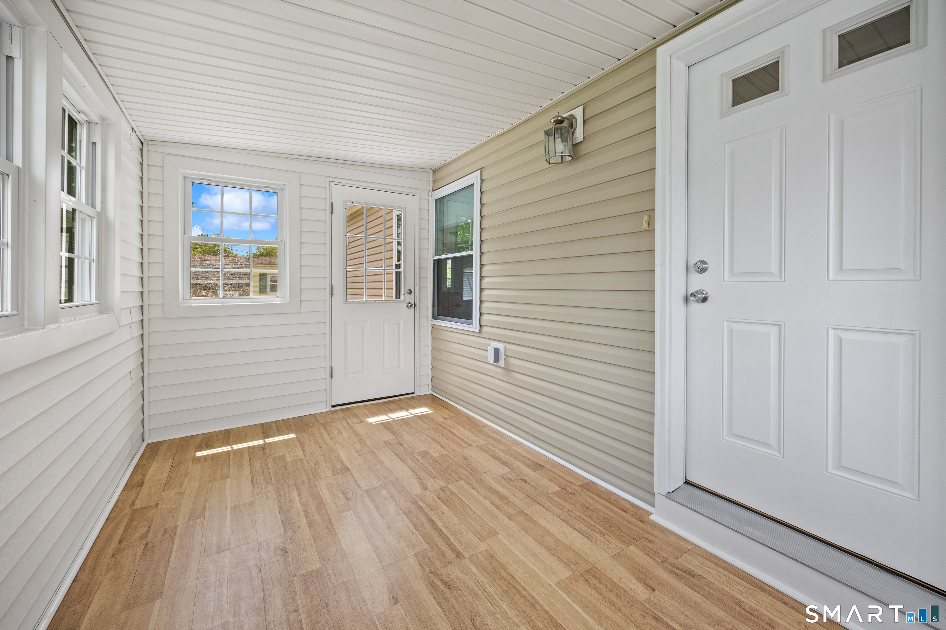 6 Park Avenue Plainville CT 06062
