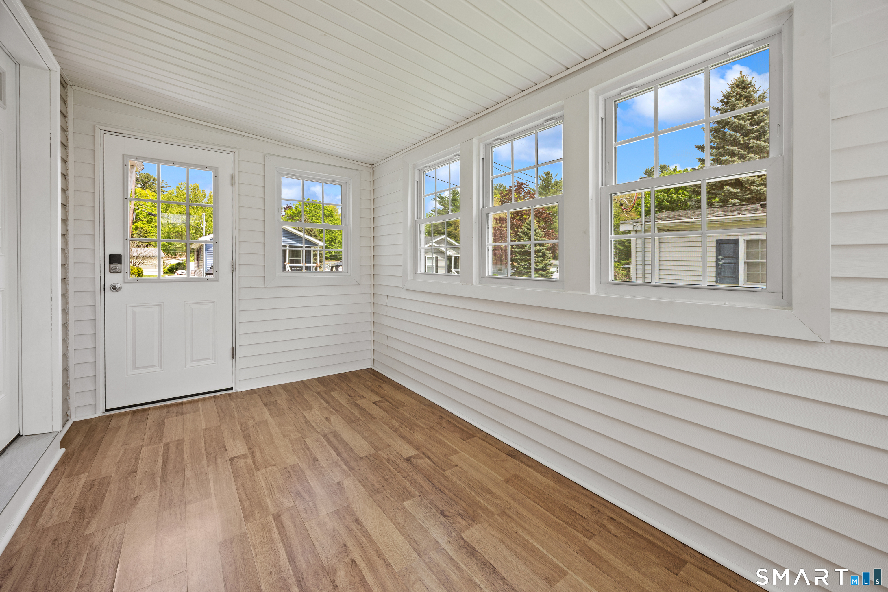 6 Park Avenue Plainville CT 06062