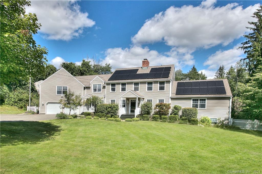 14 Castle Hill Road Newtown CT 06470