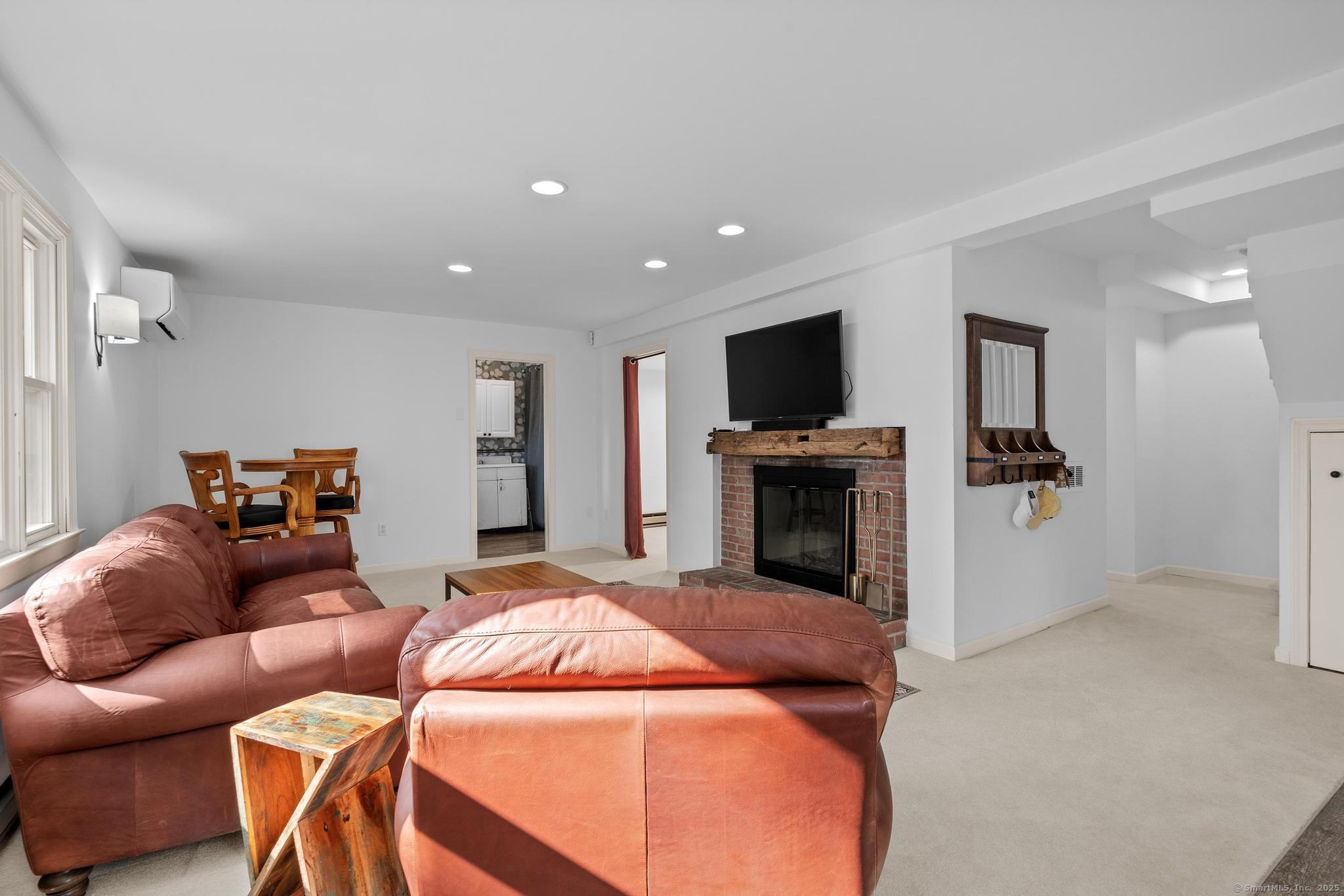 29 Fairwood Farms Drive West Hartford CT 06107