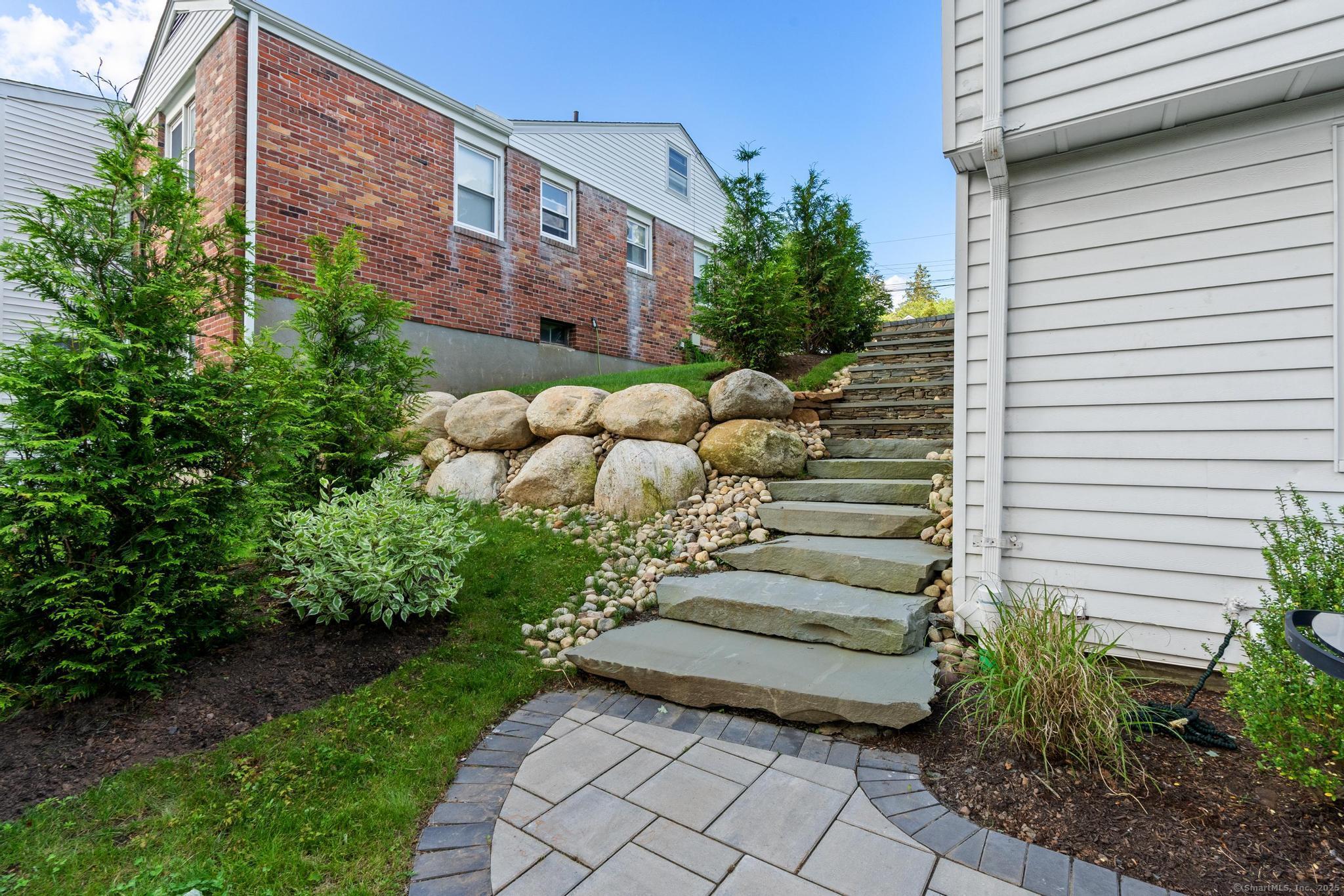 29 Fairwood Farms Drive West Hartford CT 06107