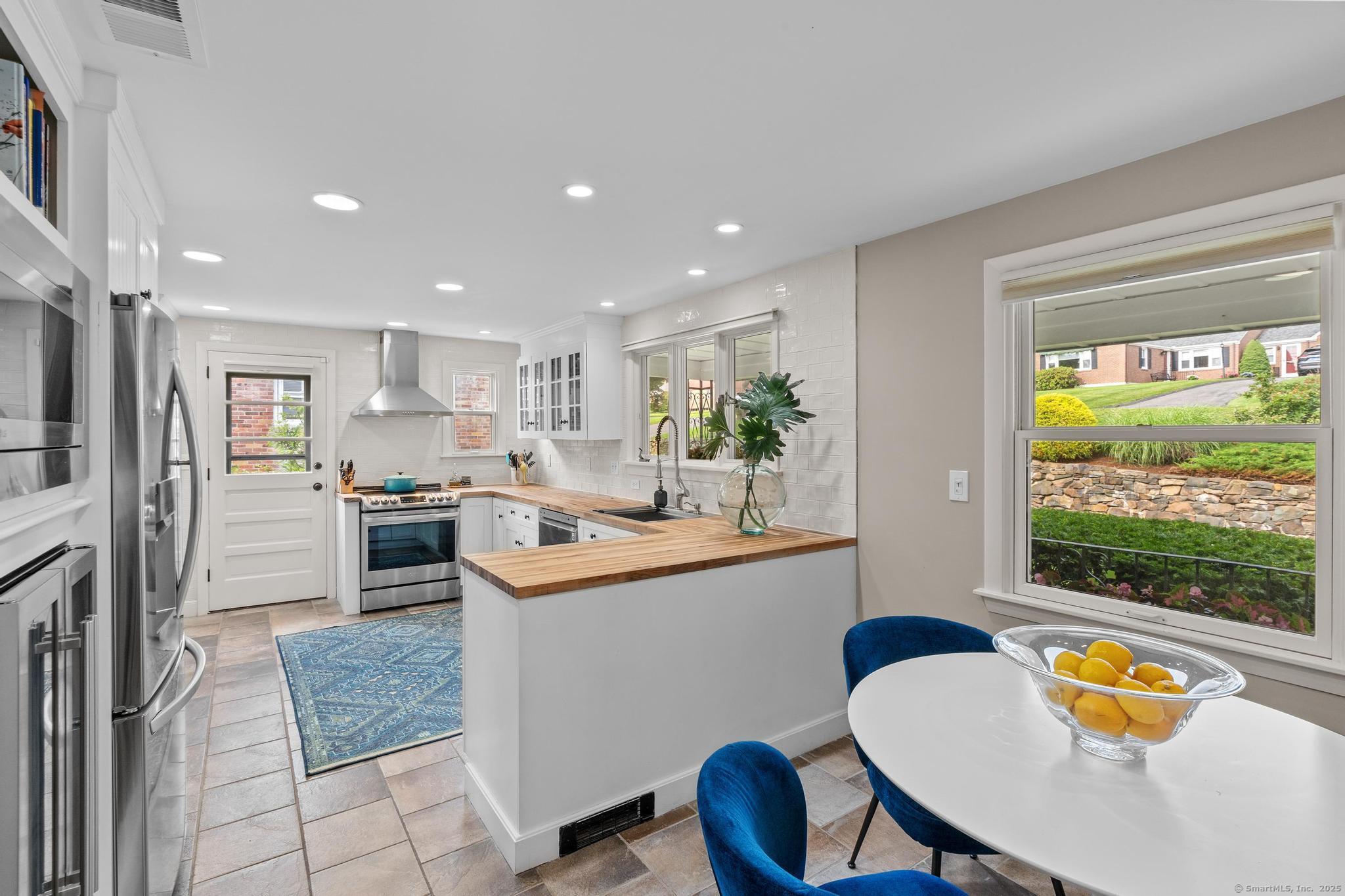 29 Fairwood Farms Drive West Hartford CT 06107