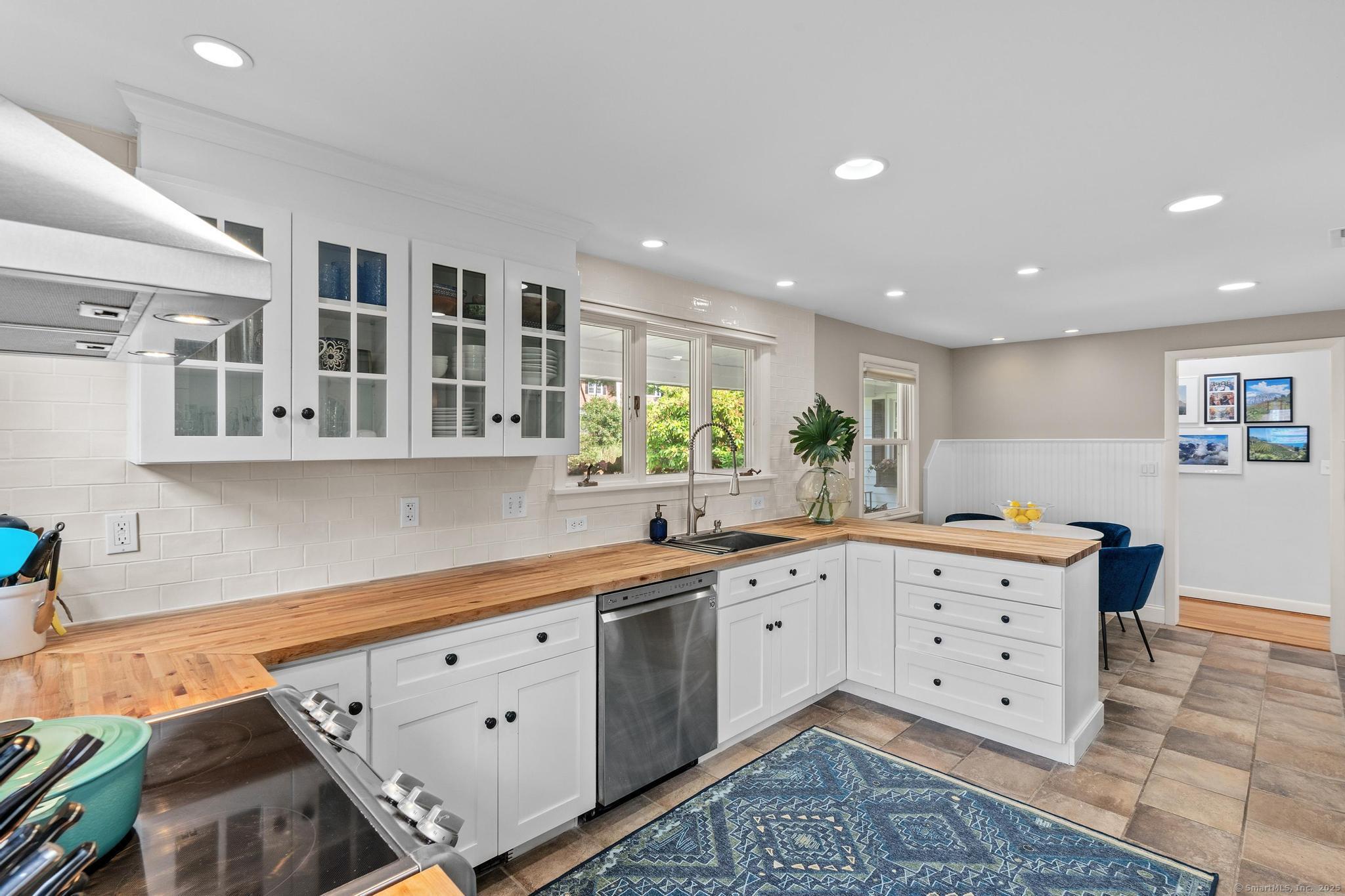 29 Fairwood Farms Drive West Hartford CT 06107