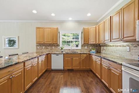 49 Oliver Way Bloomfield CT 06002