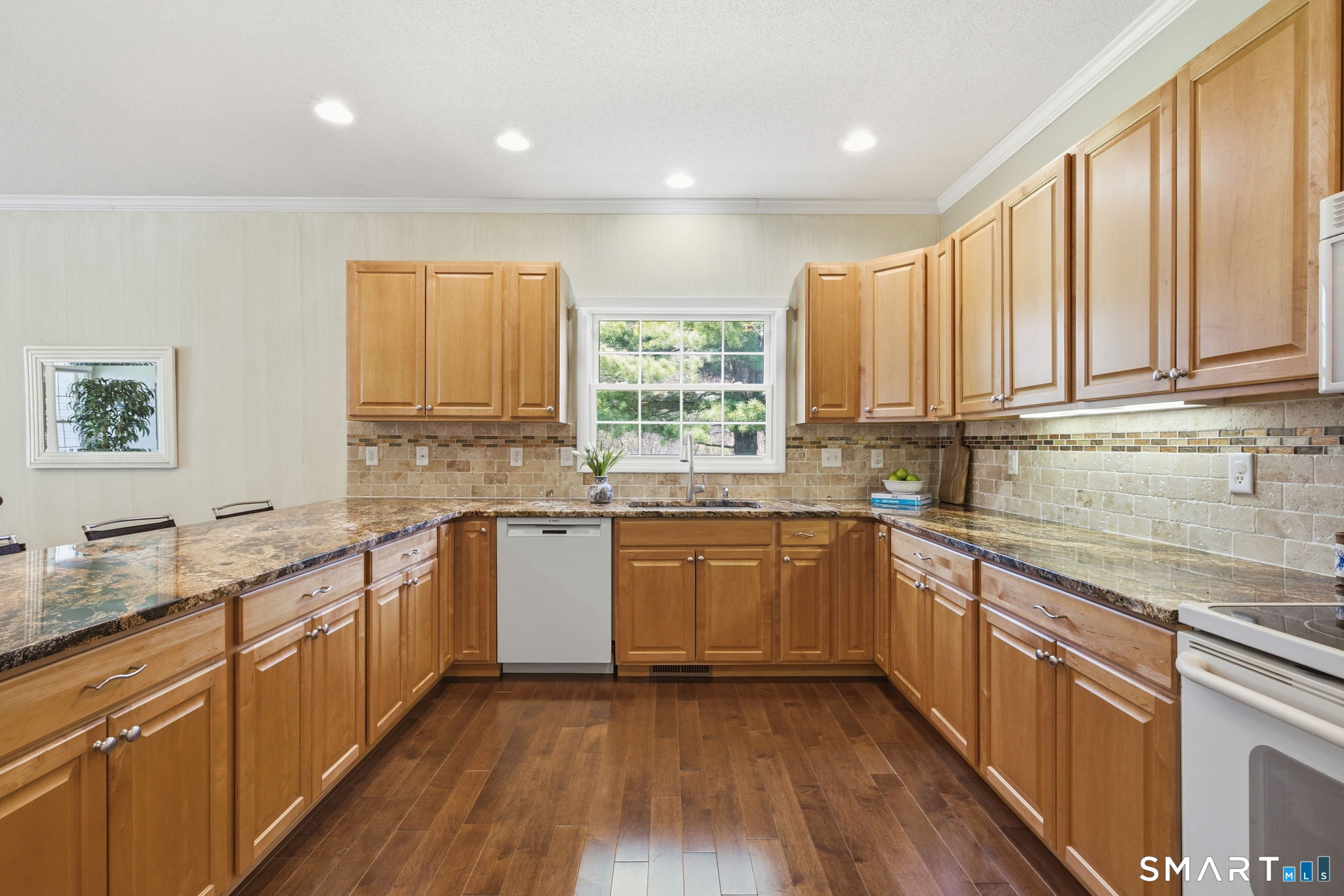 49 Oliver Way Bloomfield CT 06002