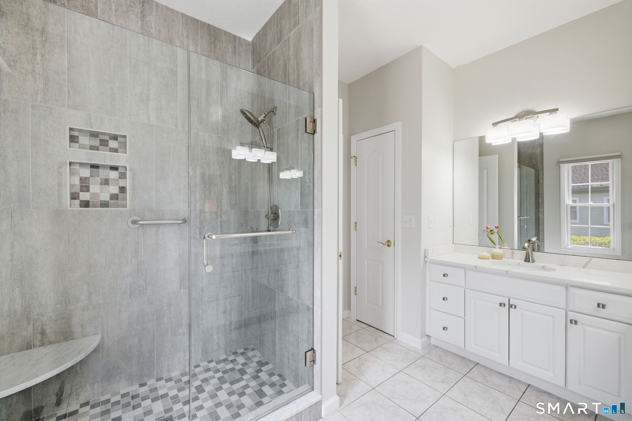 49 Oliver Way Bloomfield CT 06002
